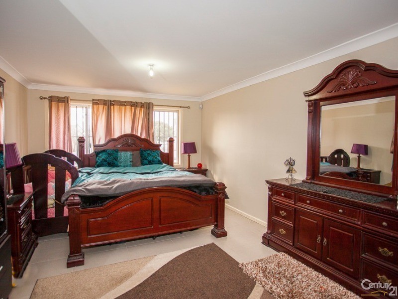 Fairfield West NSW 2165