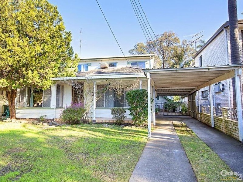 39 Waterside Crescent, Carramar NSW 2163