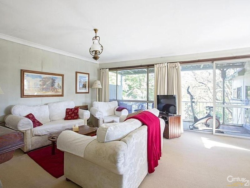 39 Waterside Crescent, Carramar NSW 2163