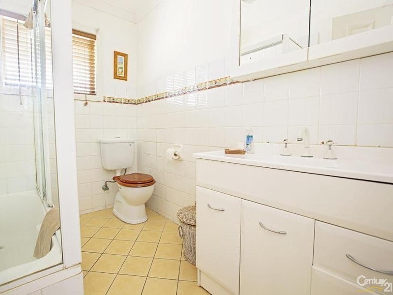 39 Waterside Crescent, Carramar NSW 2163