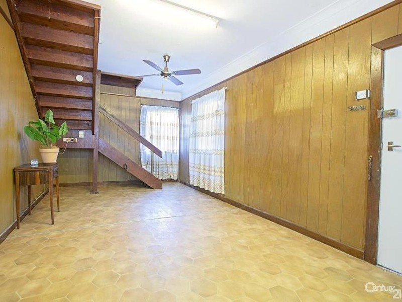 39 Waterside Crescent, Carramar NSW 2163