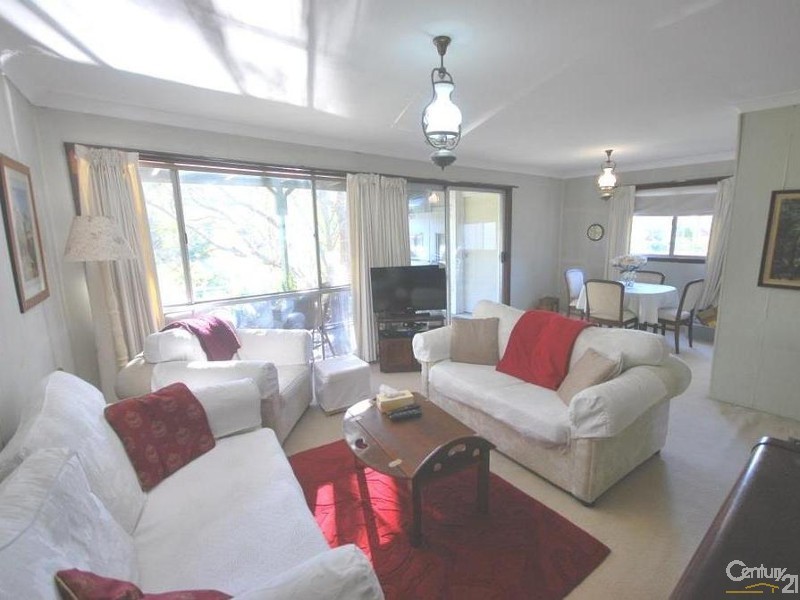 39 Waterside Crescent, Carramar NSW 2163