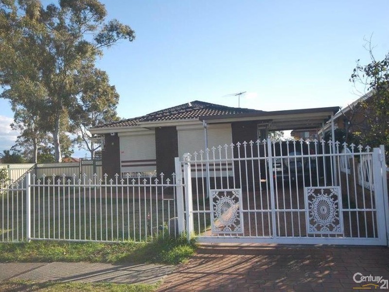 8 Oliveri Crescent, Green Valley NSW 2168