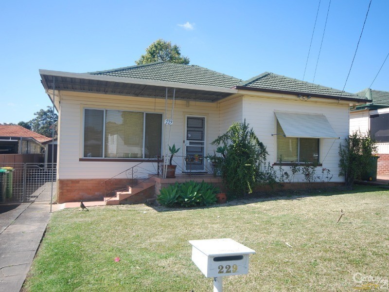229 Robertson Street, Guildford NSW 2161