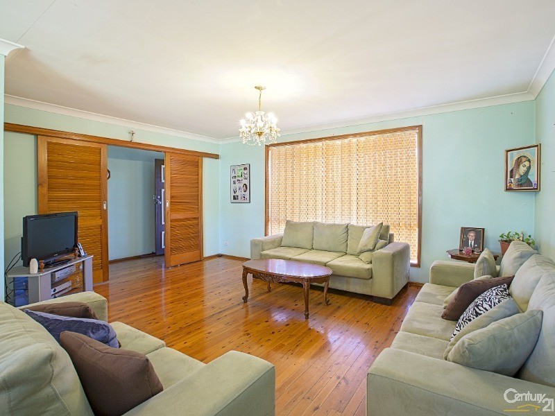 16 Musgrave Crescent, Fairfield West NSW 2165