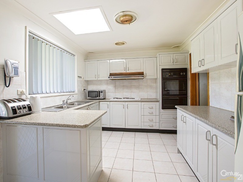 16 Musgrave Crescent, Fairfield West NSW 2165