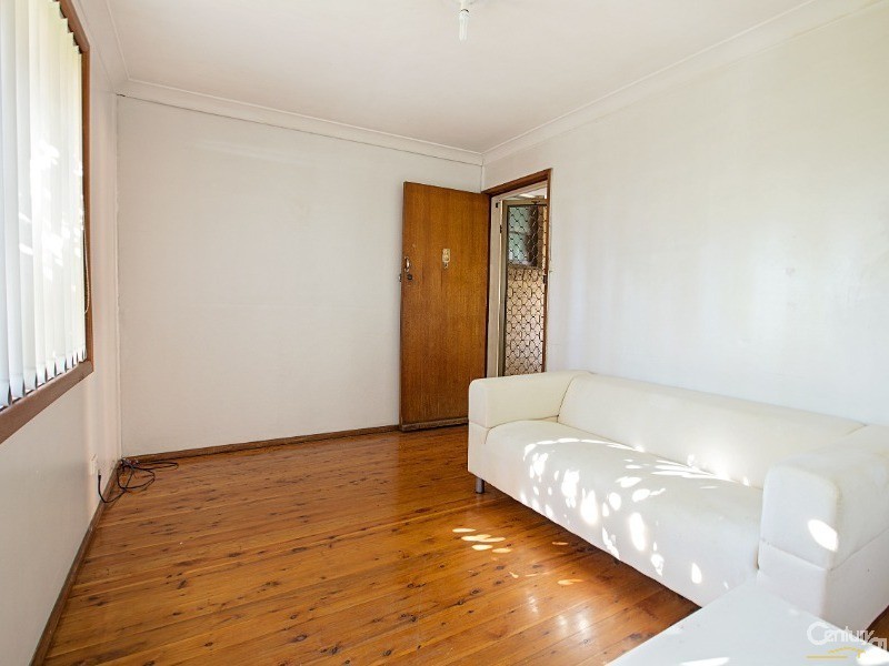 16 Musgrave Crescent, Fairfield West NSW 2165