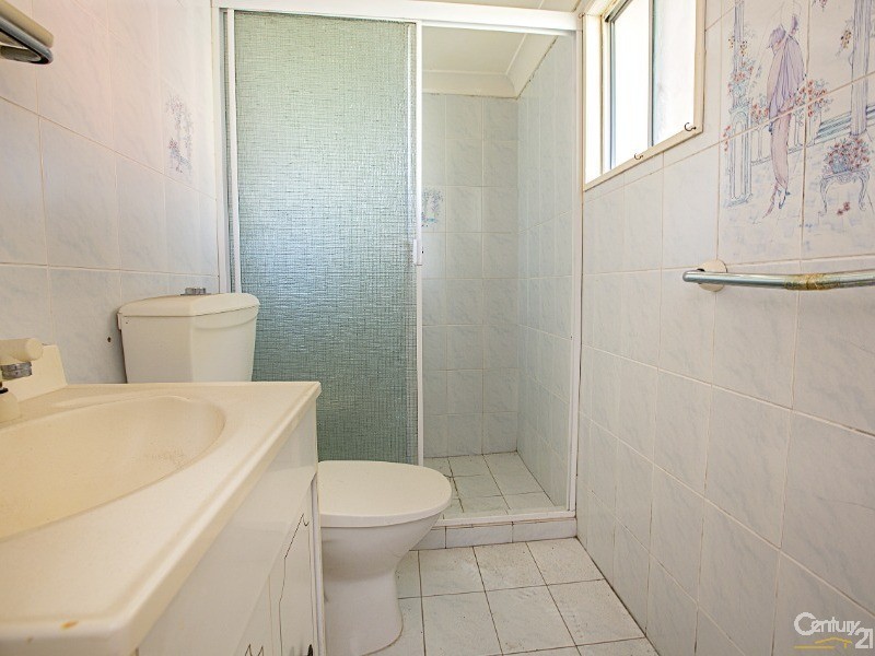 16 Musgrave Crescent, Fairfield West NSW 2165