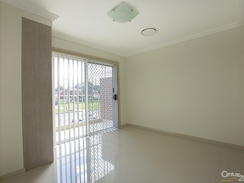 80c Ferngrove Road, Canley Heights NSW 2166