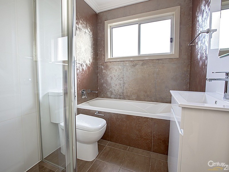 80c Ferngrove Road, Canley Heights NSW 2166