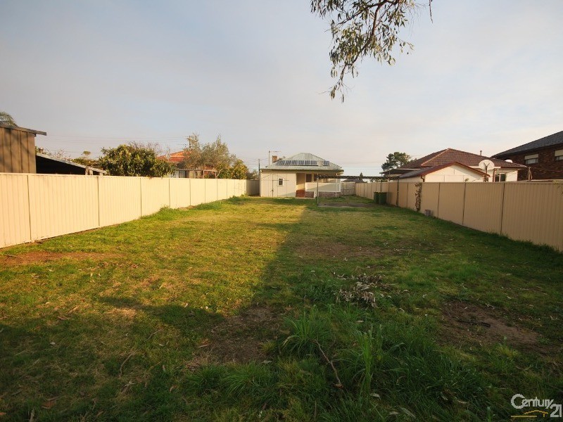 4 Hubert Street, Fairfield NSW 2165