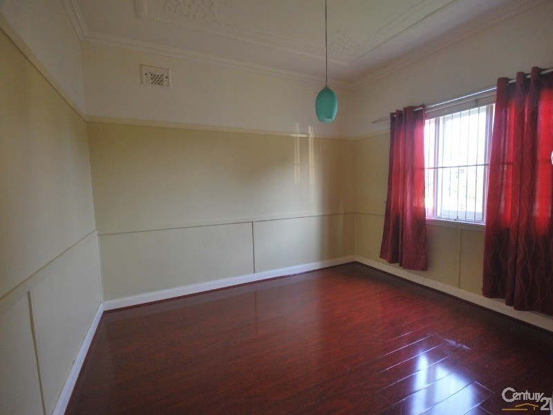 4 Hubert Street, Fairfield NSW 2165