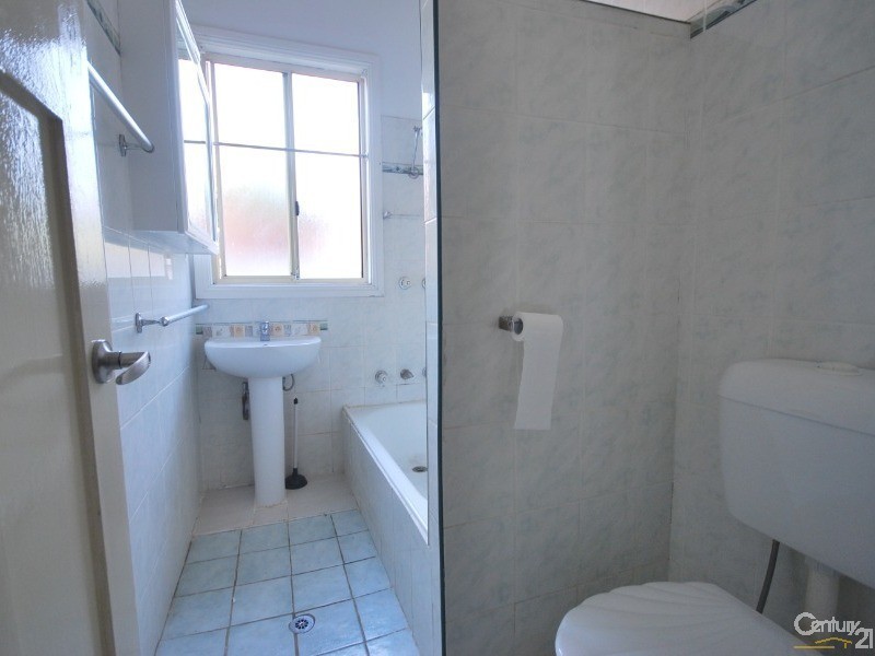 4 Hubert Street, Fairfield NSW 2165