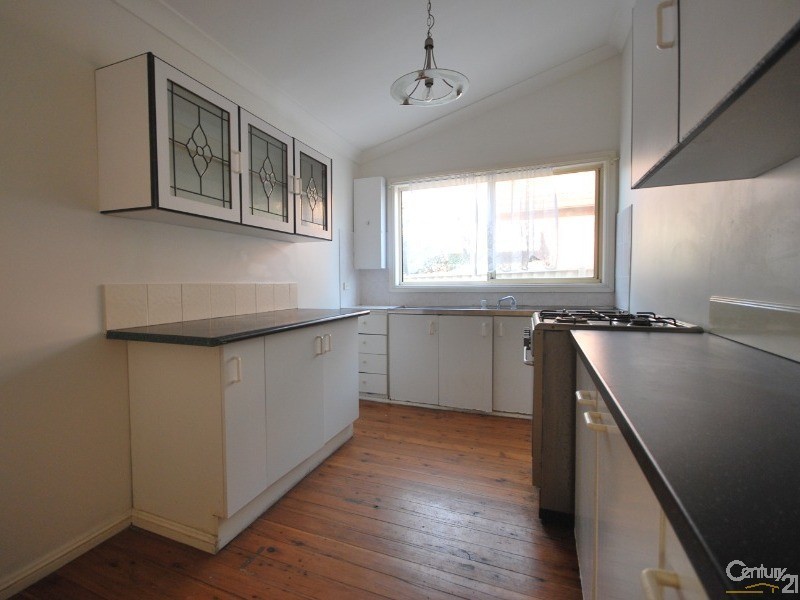 4 Hubert Street, Fairfield NSW 2165