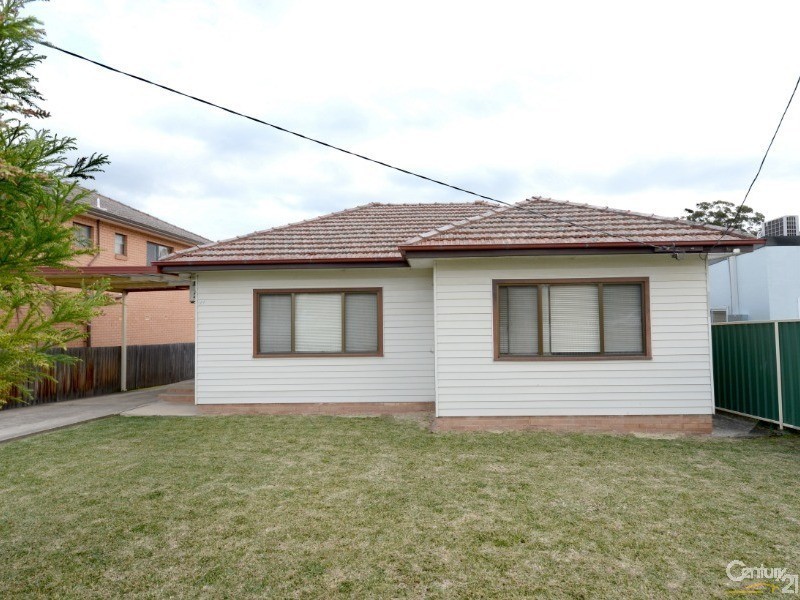 77 Wolseley Street, Fairfield NSW 2165