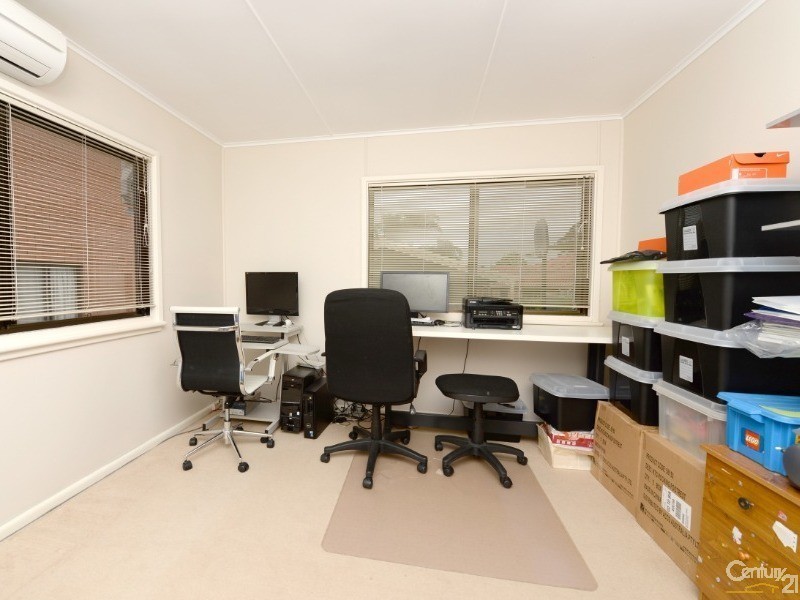 77 Wolseley Street, Fairfield NSW 2165