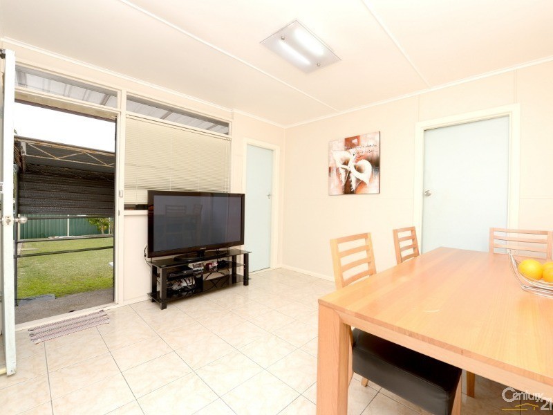 77 Wolseley Street, Fairfield NSW 2165