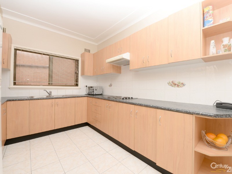 77 Wolseley Street, Fairfield NSW 2165