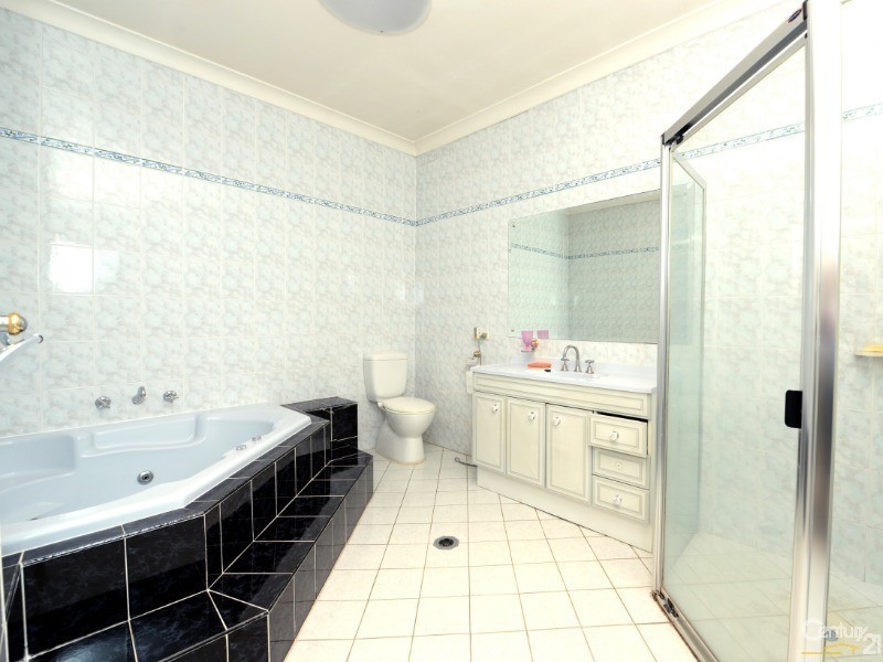 77 Wolseley Street, Fairfield NSW 2165