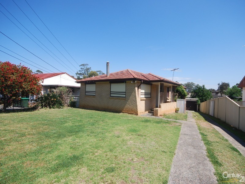 9 Busby Rd, Busby NSW 2168