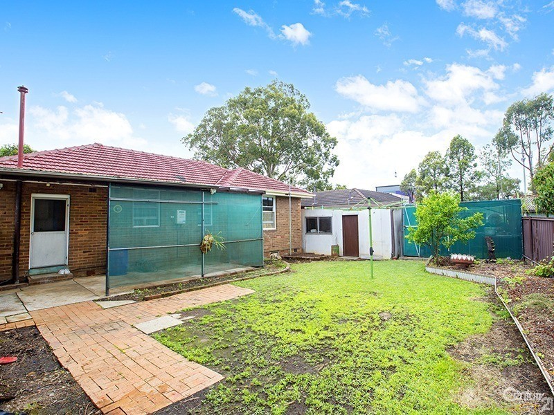 6 Belmore Street, Villawood NSW 2163