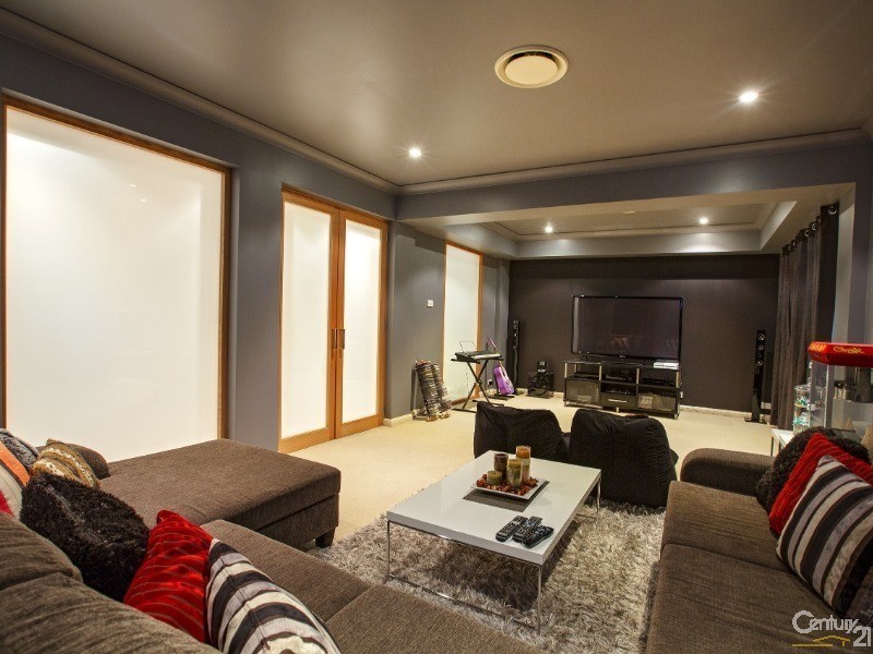 9 Kneale Close, Edensor Park NSW 2176