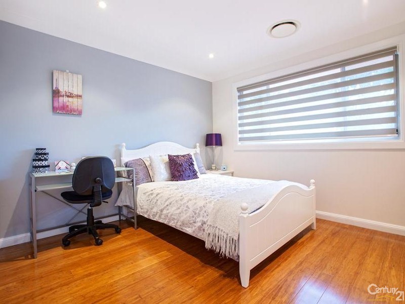 9 Kneale Close, Edensor Park NSW 2176