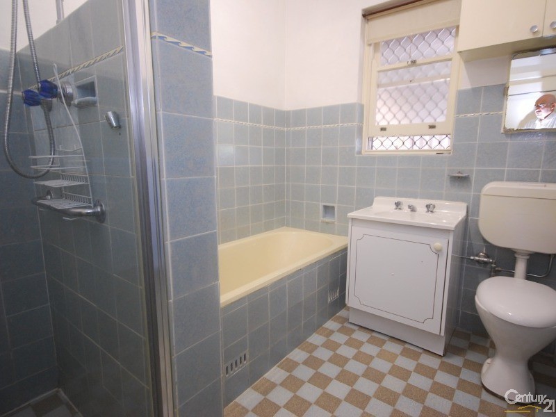 16 Lyndon Street, Fairfield NSW 2165