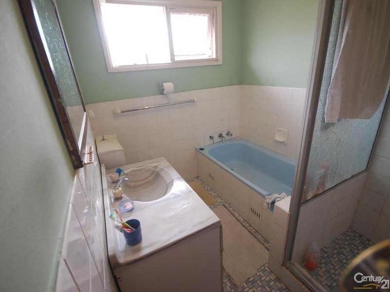 42 Queen Street, Canley Heights NSW 2166