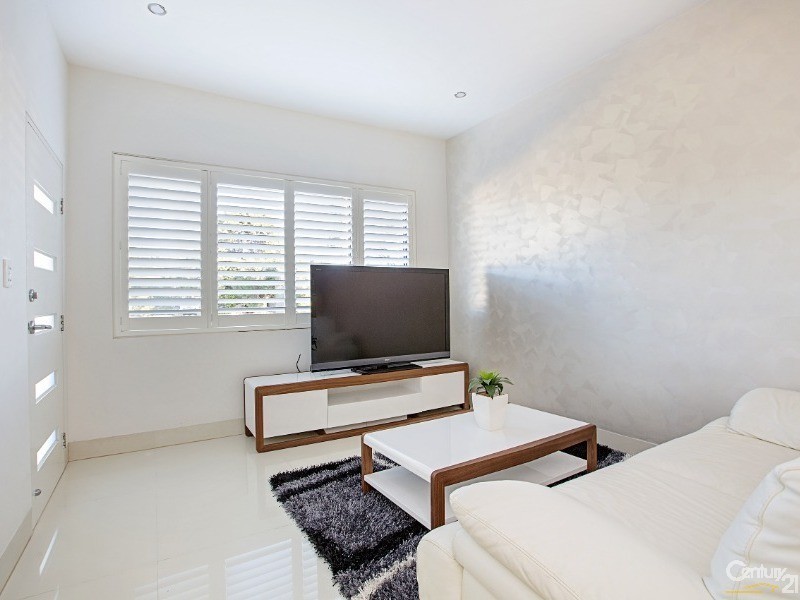 51 Belmore St, Fairfield East NSW 2165