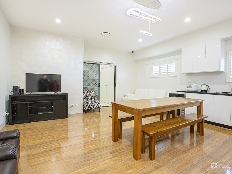 51 Belmore St, Fairfield East NSW 2165