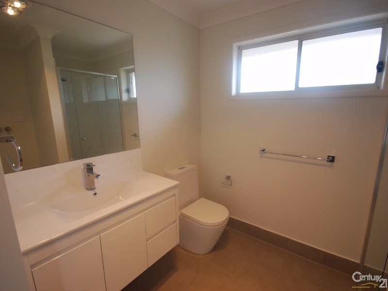 Edensor Park NSW 2176