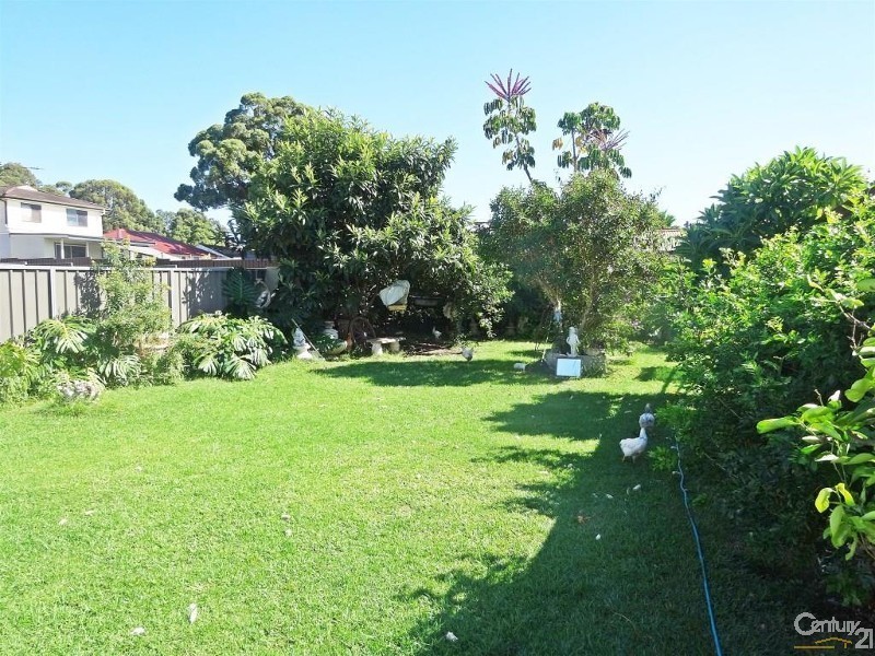 829 The Horsley Drive, Smithfield NSW 2164