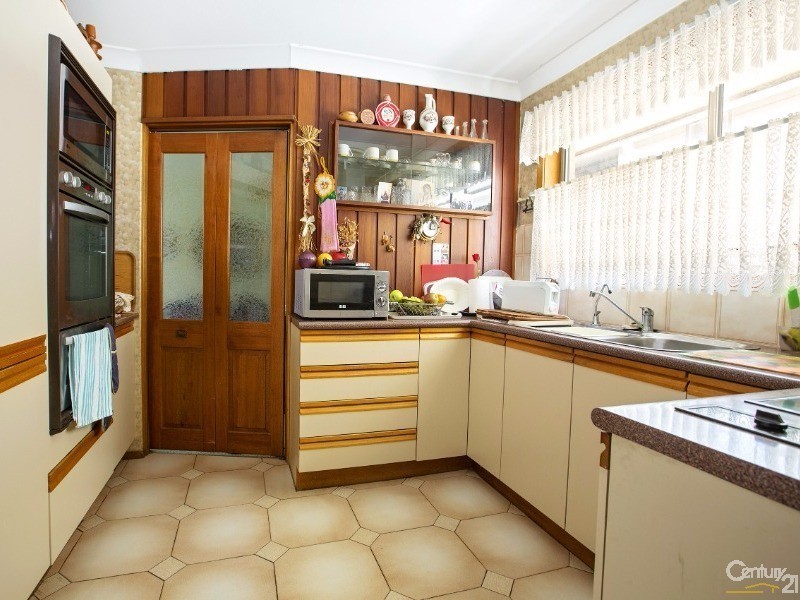 39 Peel Street, Canley Heights NSW 2166