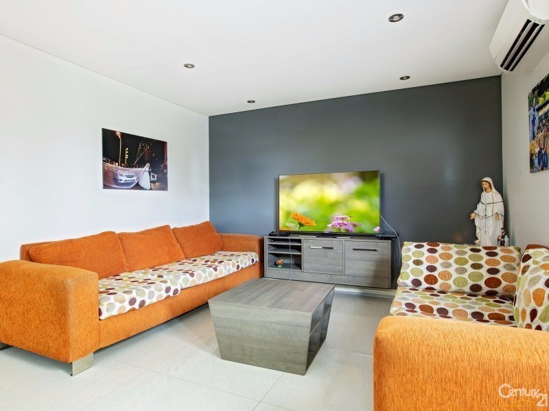 588 Smithfield Road, Greenfield Park NSW 2176