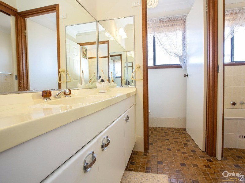 2 Longfellow Street, Wetherill Park NSW 2164