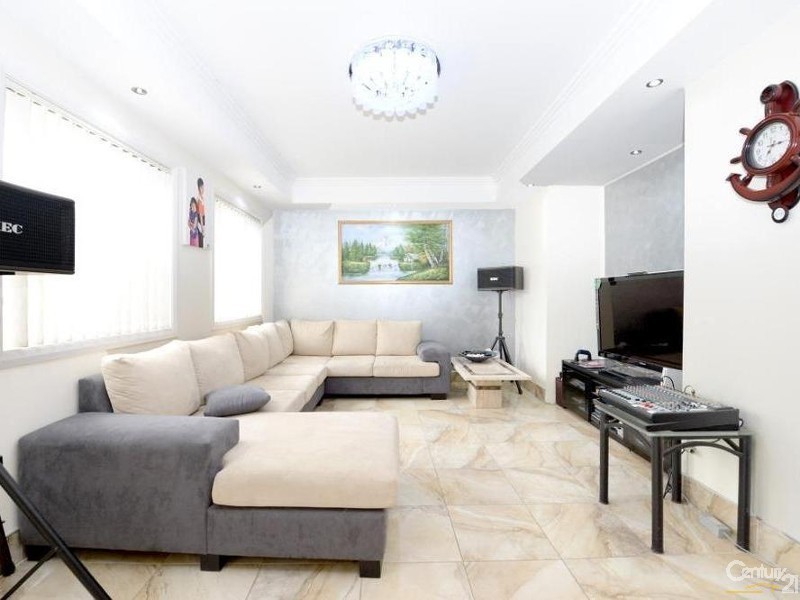 11 Boundary Lane, Cabramatta NSW 2166