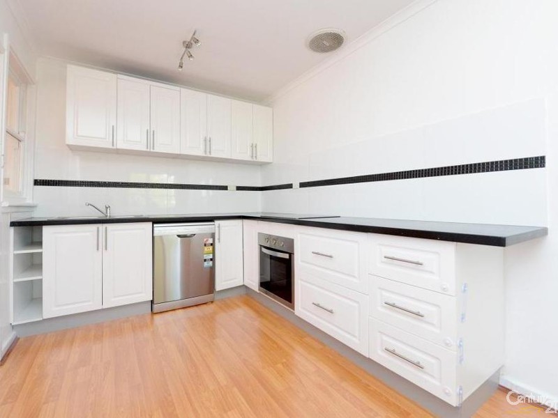 299 Smithfield Road, Fairfield West NSW 2165