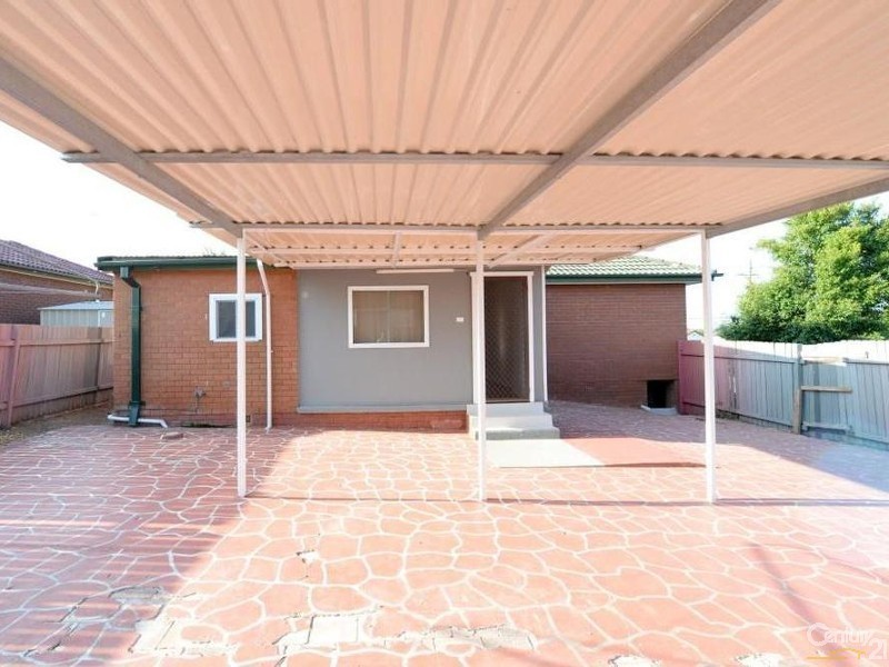 299 Smithfield Road, Fairfield West NSW 2165