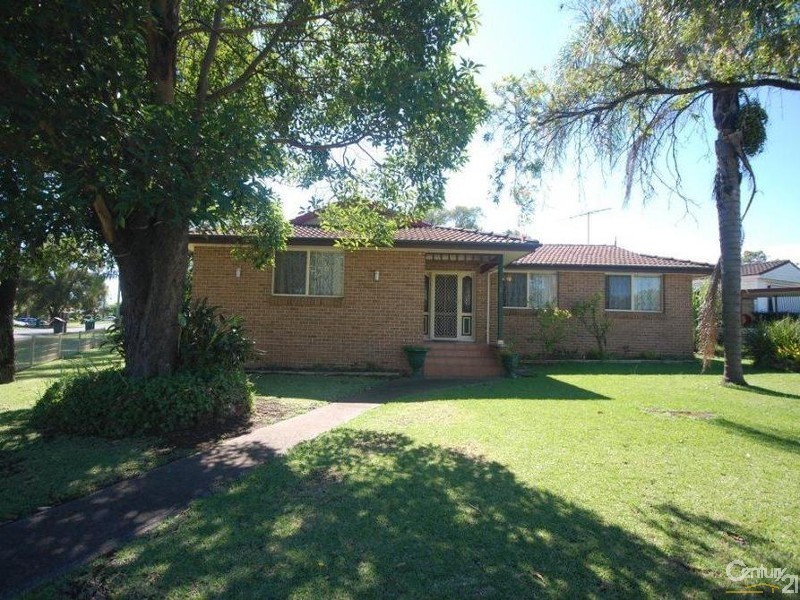 2 Homann Avenue, Leumeah NSW 2560