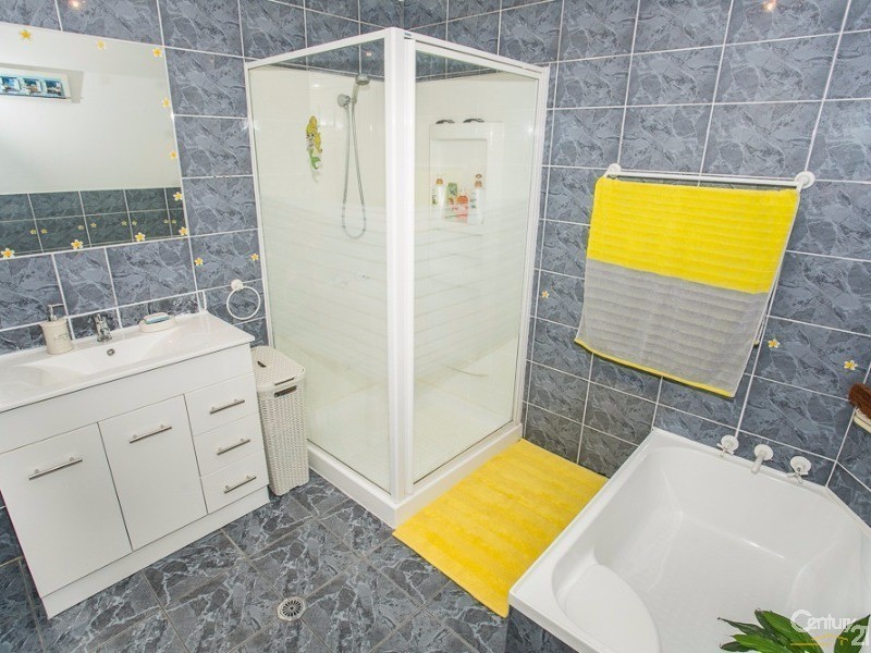 2 Homann Avenue, Leumeah NSW 2560