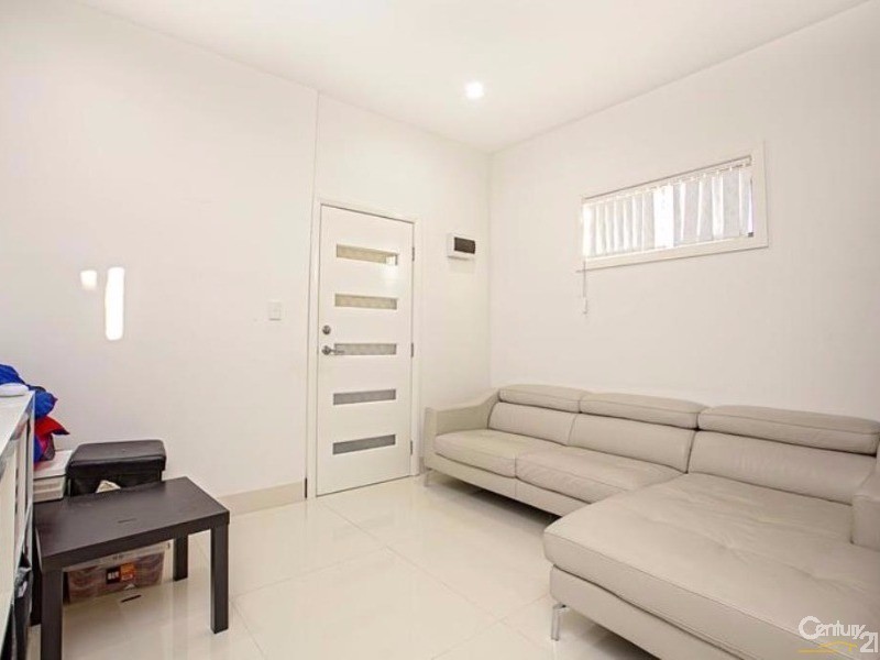 Fairfield East NSW 2165