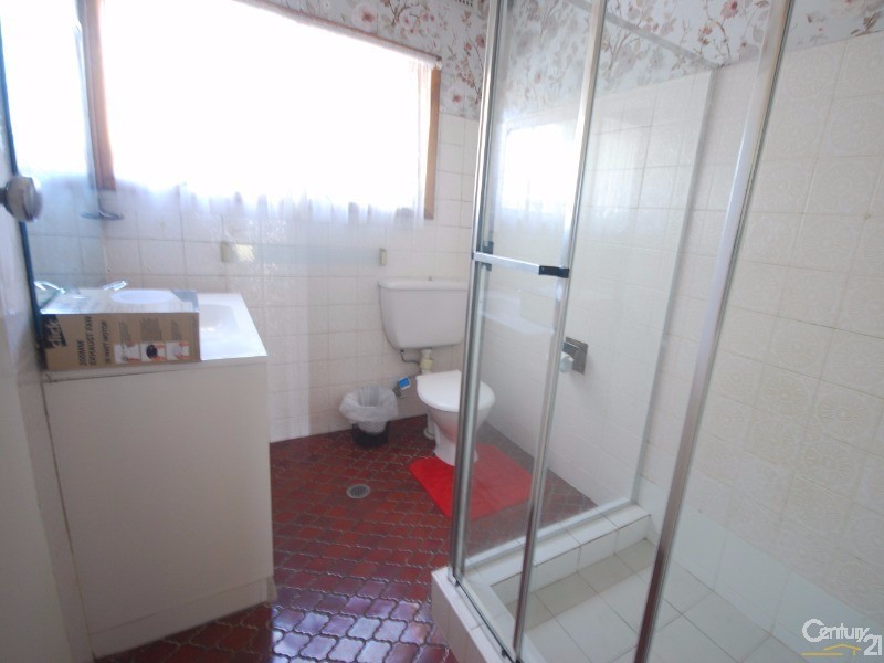 Fairfield East NSW 2165