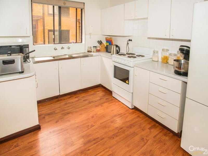 2/77  Harris Street, Fairfield NSW 2165