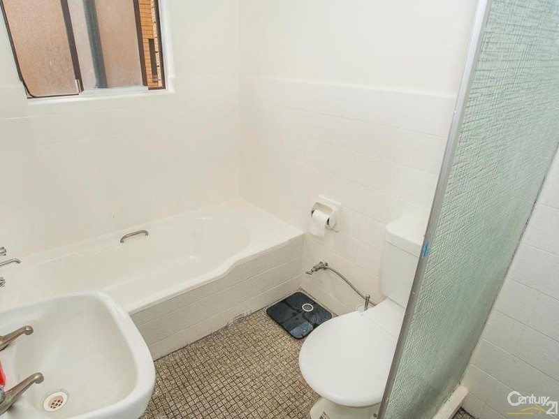 2/77  Harris Street, Fairfield NSW 2165