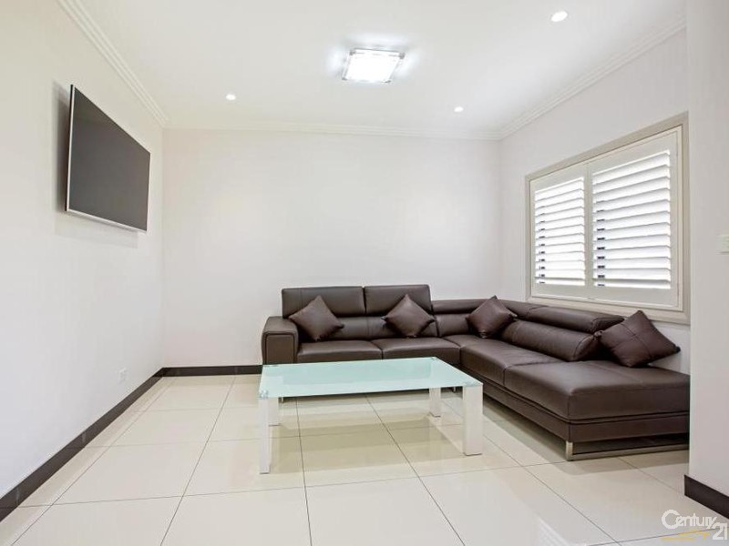 30  Peel Street, Canley Heights NSW 2166