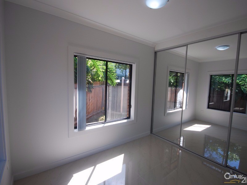 Fairfield West NSW 2165