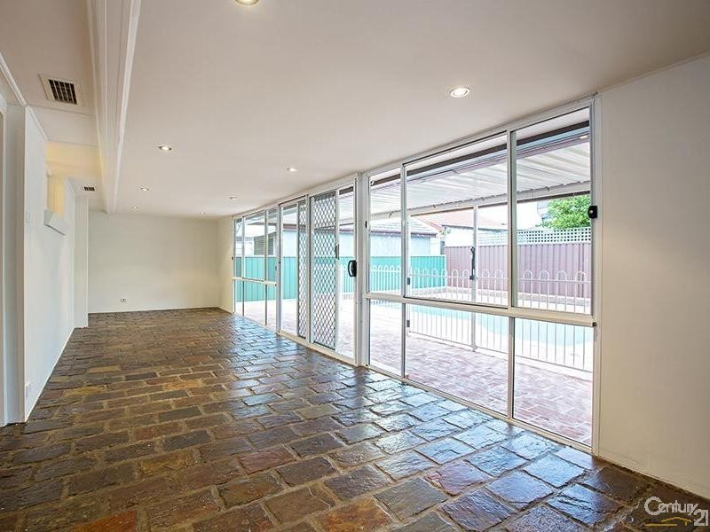 Fairfield West NSW 2165