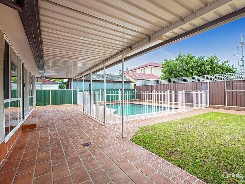 Fairfield West NSW 2165