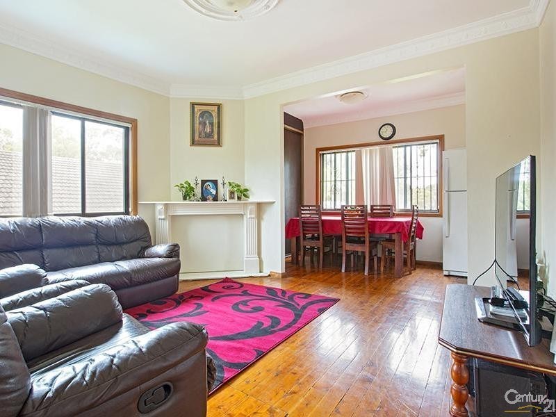 46 Waterside Crescent, Carramar NSW 2163